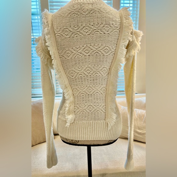 GAP Wool Blend Cable Knit Frilly Cream Fringe Extra Small Sweater - Picture 3 of 13